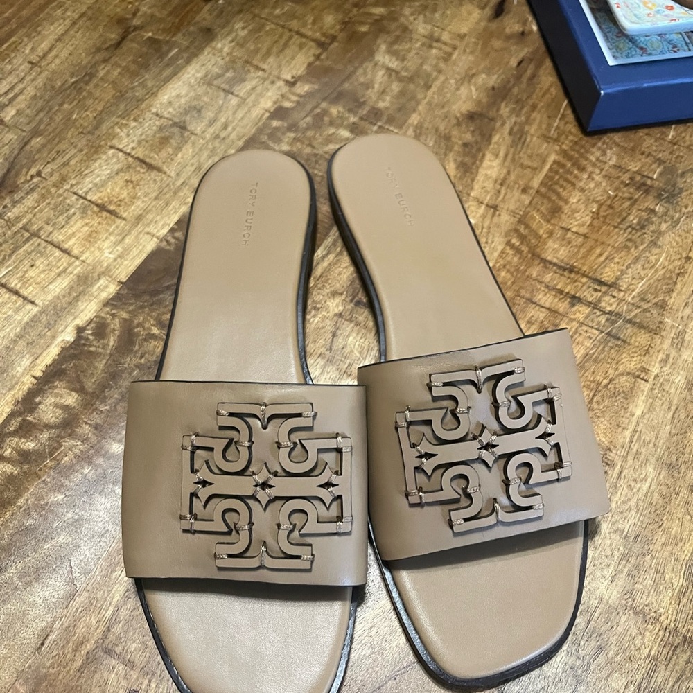 Tory Burch Almond sandal. New. size 11.